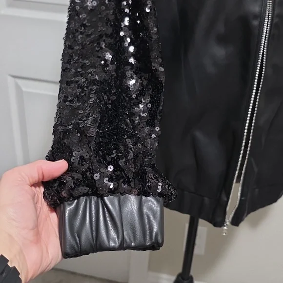 Colleen Lopez Sequin Sleeve Faux Leather Bomber Jacket Coat Small Black - Picture 4 of 9
